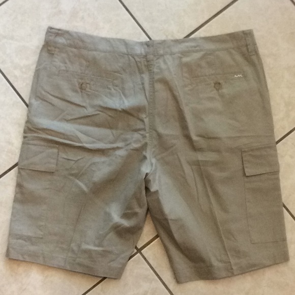Men’s shorts - Picture 3 of 4